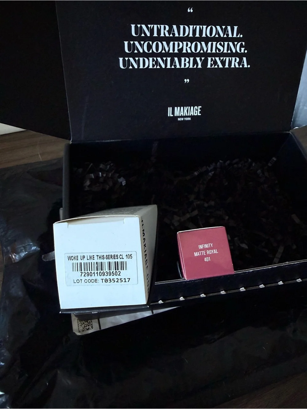IL MAKIAGE Foundation and Lip Color